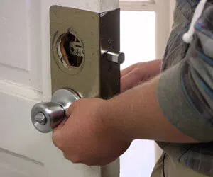 Capitol Locksmith Service East Weymouth, MA 781-298-3435 Capitol Locksmith Service East Weymouth, MA 781-298-3435 - locksmith-12